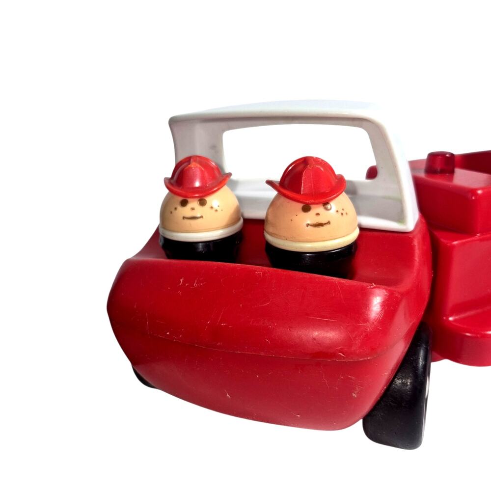 Vintage 80s Little Tikes Toddle Tots Fire Truck & # Chinky Firemen Little People - Picture 9 of 10